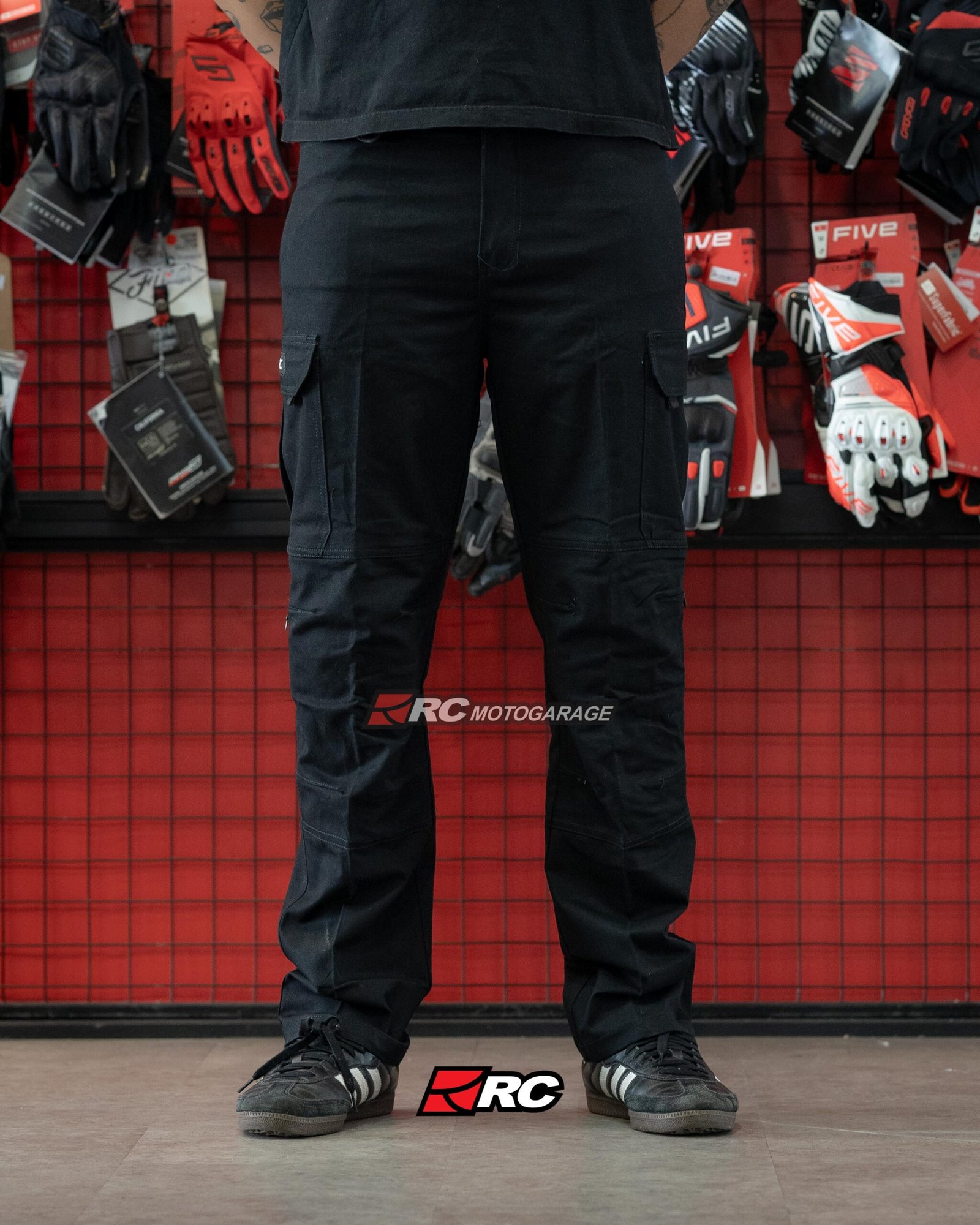 YORC B03-25 Cargo Stride Pants Black Pants