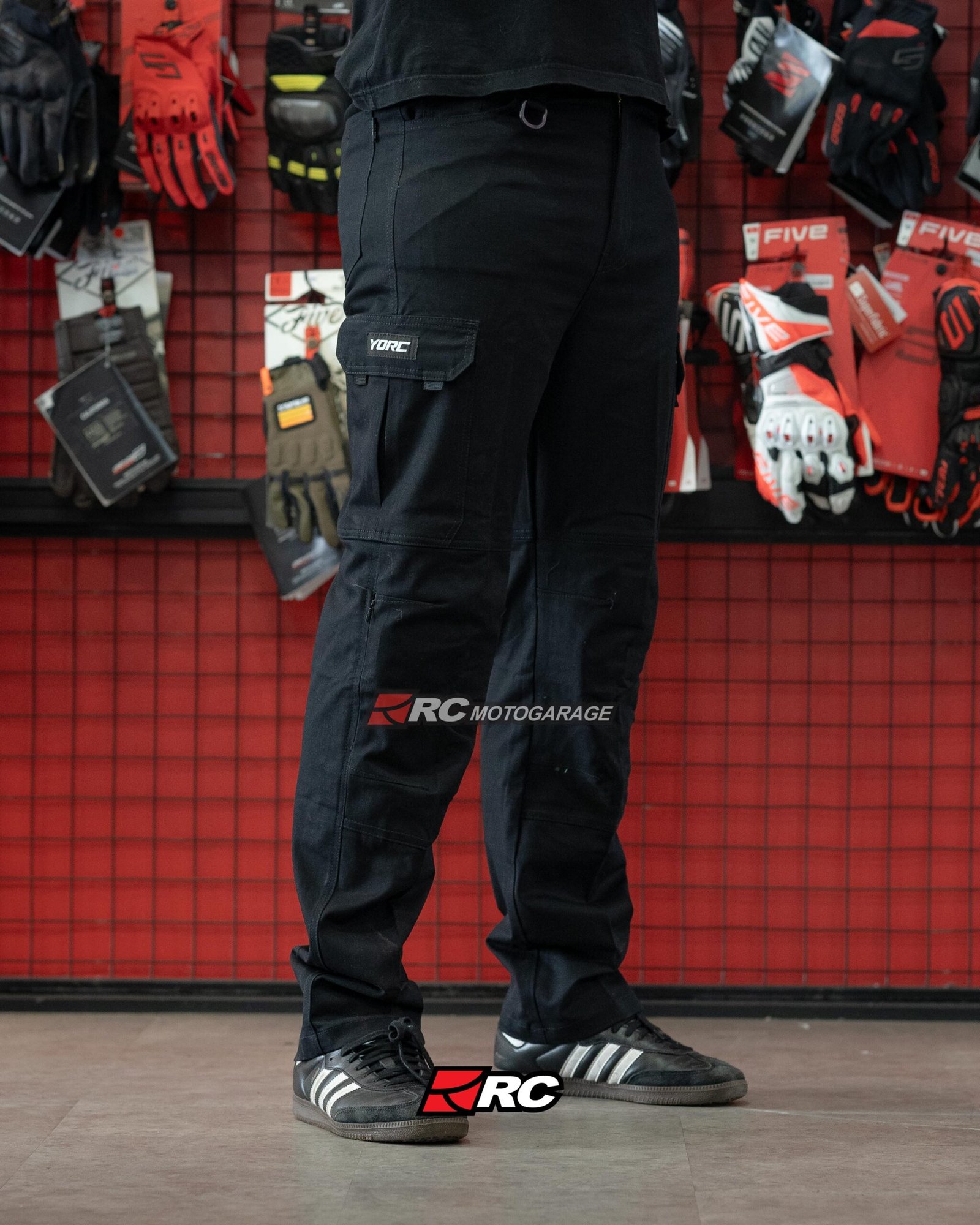 YORC B03-25 Cargo Stride Pants Black Pants - Image 2