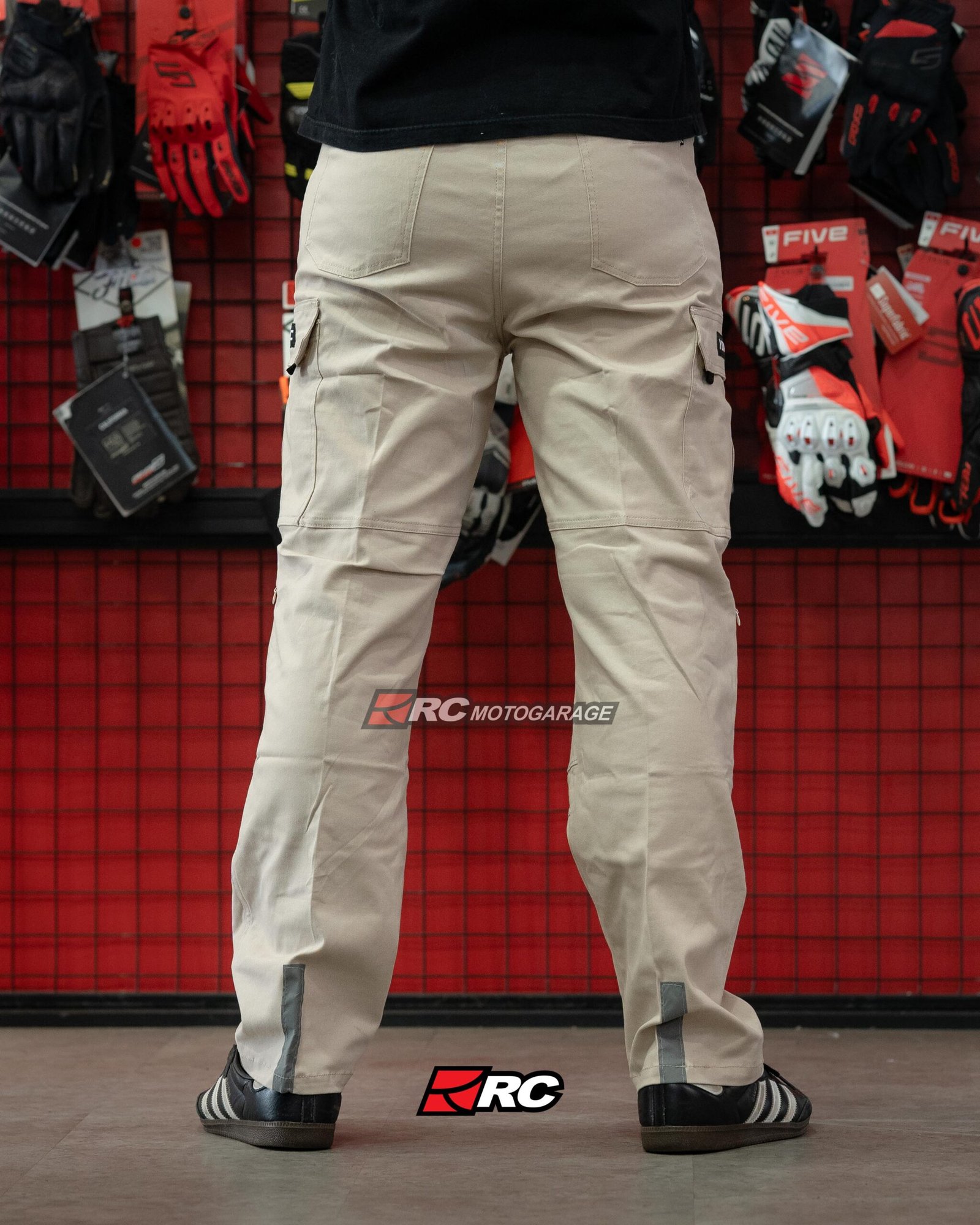 YORC B04-25 Cargo Stride Pants Khaki Pants - Image 3