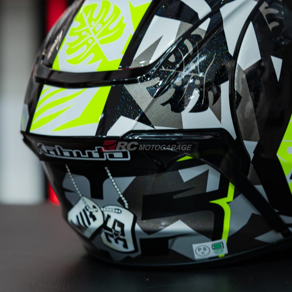 Alternative view of Kabuto F17 Mips Joan Mir