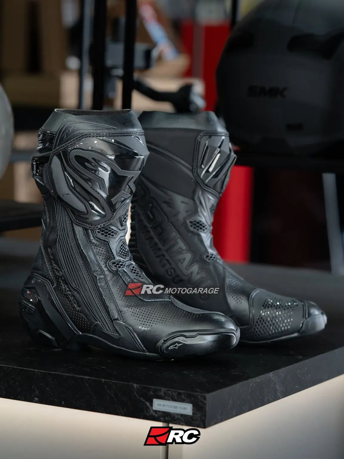 Kushitani 7701 Supertech R2 X ProtoCore Leather All Black Boots