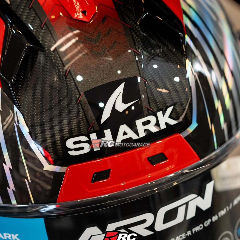 Alternative view of Shark Aeron Edgy Red