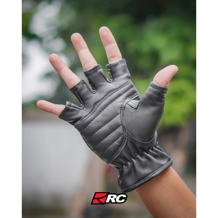 Alternative view of Bellissimo Checkered Short LeatherBlack Black Gloves