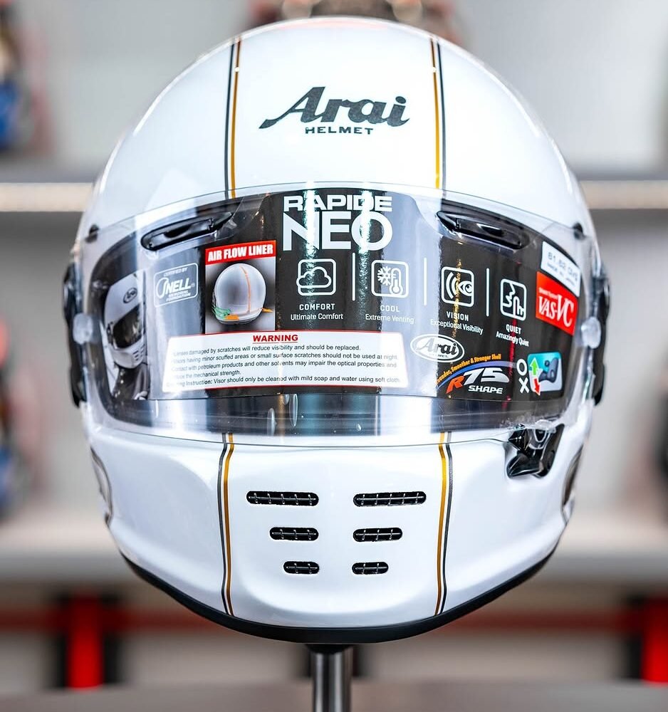 Alternative view of Arai Rapide Neo Cafe Racer White